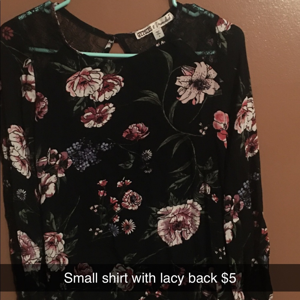 Shirt with lacy back from Gypsie